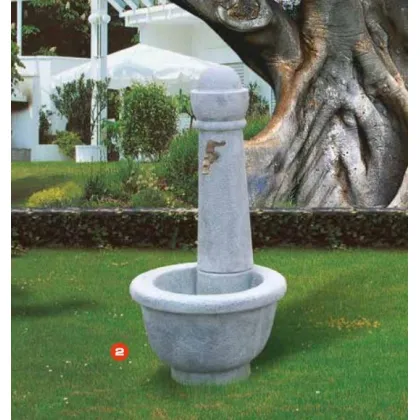 Zdjęcie Fontanna Cortina do ogrodu z grysu marmuru kararyjskiego