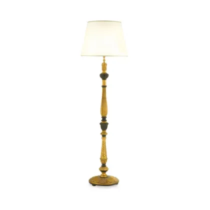 Zdjęcie Klasyczna drewniana lampa podłogowa do salonu