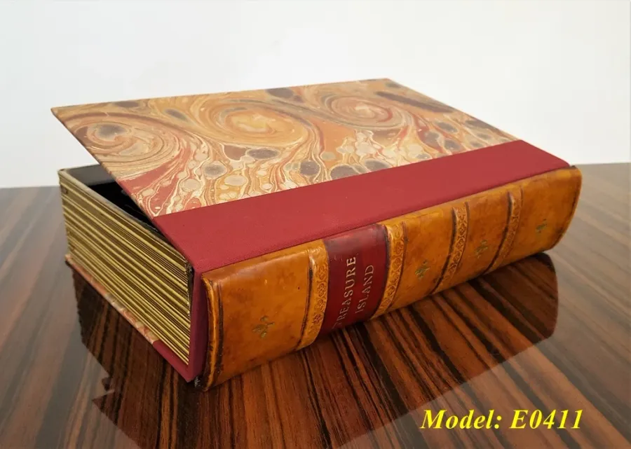 obrazek 3 Sejf książkowy - angielska produkcja  The Original Book Works