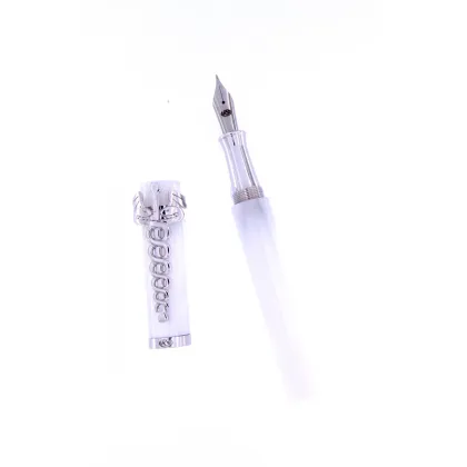 Picture Beautiful pearl Urso Caduceo fountain pen