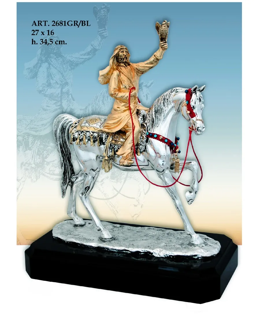 obrazek 1 Piękna figura jeźdzca na białym koniu