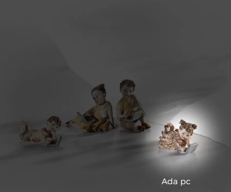 obrazek 1 Figurka dziewczynki z porcelany - Sibania