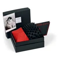 Picture Eric Kroll book. Fetish Girls - Taschen