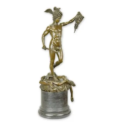 Zdjęcie Wyjątkowa rzeźba Perseusa z głową meduzy wykonana z brązu