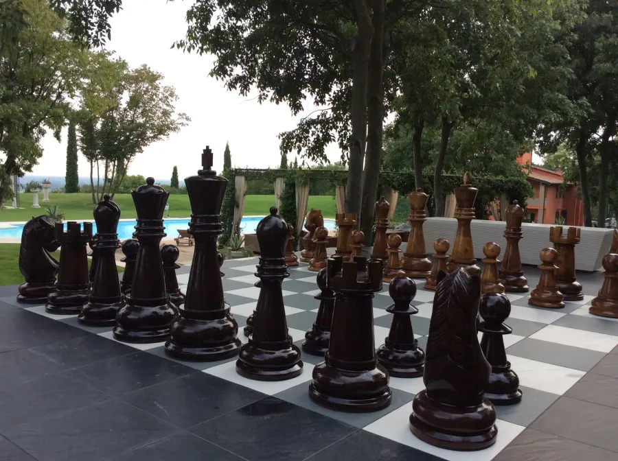 obrazek 1 Ogromne szachy z naturalnego drewna do ogrodu - Giant Chess