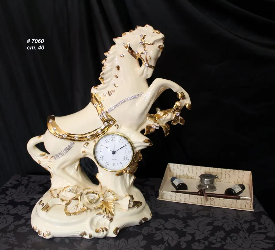 obrazek 1 Duża figurka ceramiczna przedstawiająca konia z zegarem