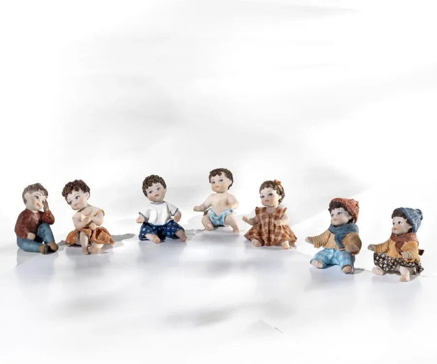 obrazek 2 Porcelanowa figurka dziecka w pieluszce - Sibania