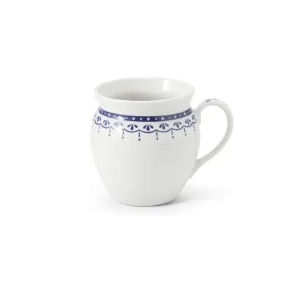 Zdjęcie Piękny porcelanowy kubek z delikatnym niebieskim zdobieniem z kolekcji HyggeLine – Leander