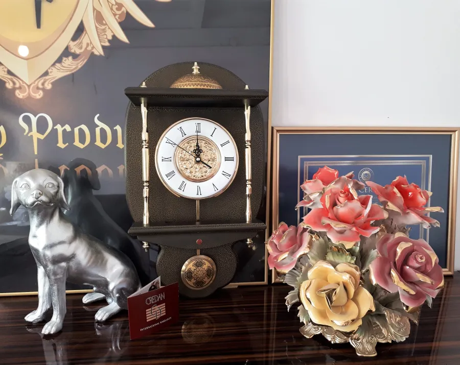 picture 3 Decorative hanging clock Black Forest