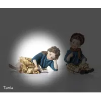 Zdjęcie Lalka dziewczyny czytającej książkę - Sibania