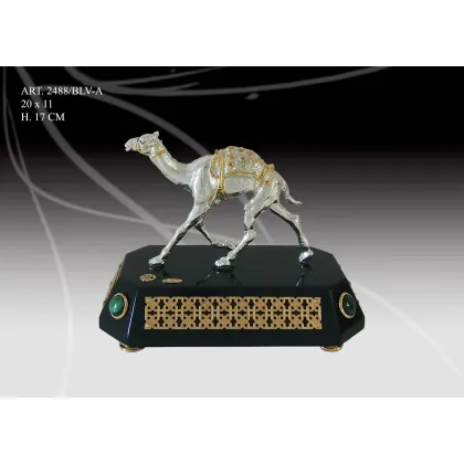 Zdjęcie Elegancka figura wielbłąda z włoch