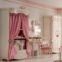 Picture Classic children's desk with blue or pink decoration
