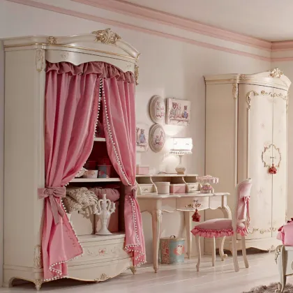Zdjęcie Klasyczne biurko dziecięce z niebieską lub różową dekoracją