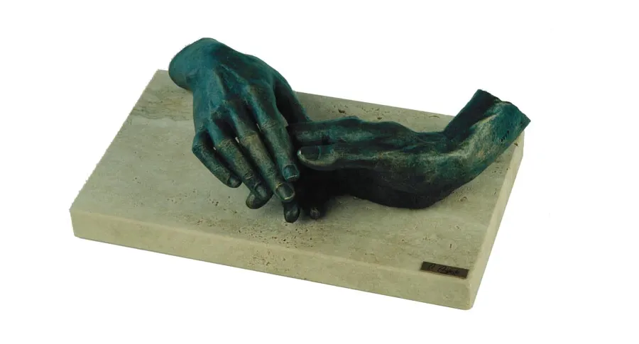 picture 5 A perfect sculpture for an anniversary - clasped hands