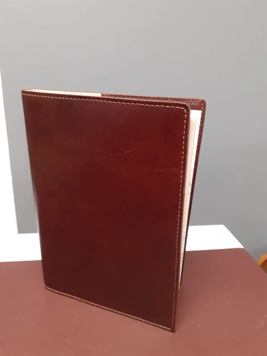 picture 2 Maruse diaries in leather