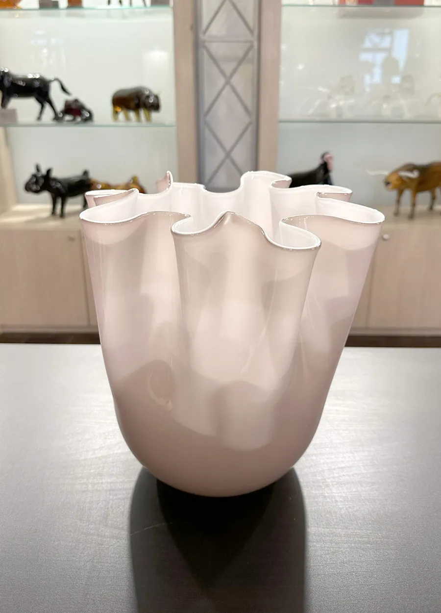 obrazek 1 Klasyczny wazon na kształt chusteczki z dmuchanego szkła Murano rozmiar medium