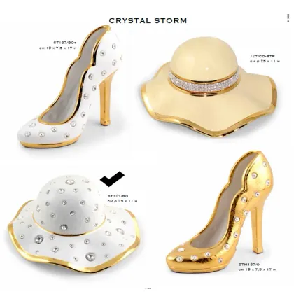 Zdjęcie Wyjątkowy kapelusz - ceramiczna, biała ozdoba - Bruno Costenaro