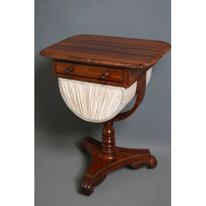 Zdjęcie Doskonały i bardzo atrakcyjny, wczesno-wiktoriański stół roboczy/do szycia - antyk