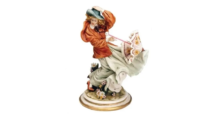 obrazek 1 Dziewczyna w kwietniowym wietrze - porcelanowa figurka do wnętrz