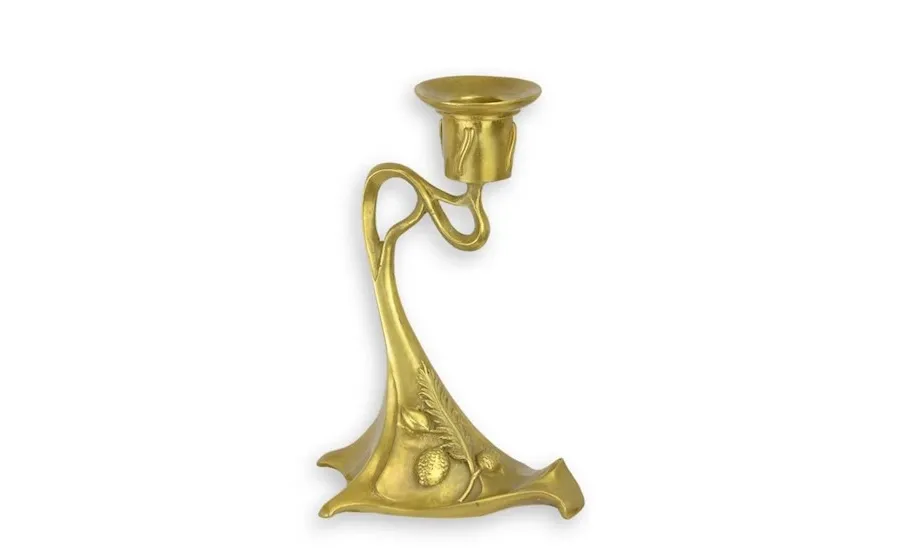 obrazek 1 Brązowy świecznik w stylu Art nouveau o wyjątkowym kształcie