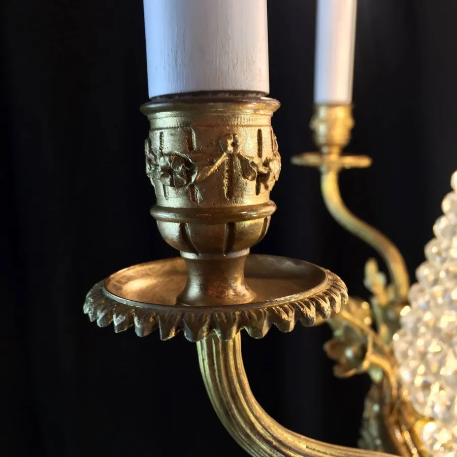 obrazek 3 Elegancki XIX-wieczny żyrandol Empire z kryształu i złoconego brązu