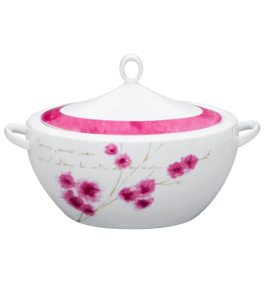 picture 1 A porcelain soup tureen with an oriental floral motive created by Rosa Bartolomeus - Vista Alegre