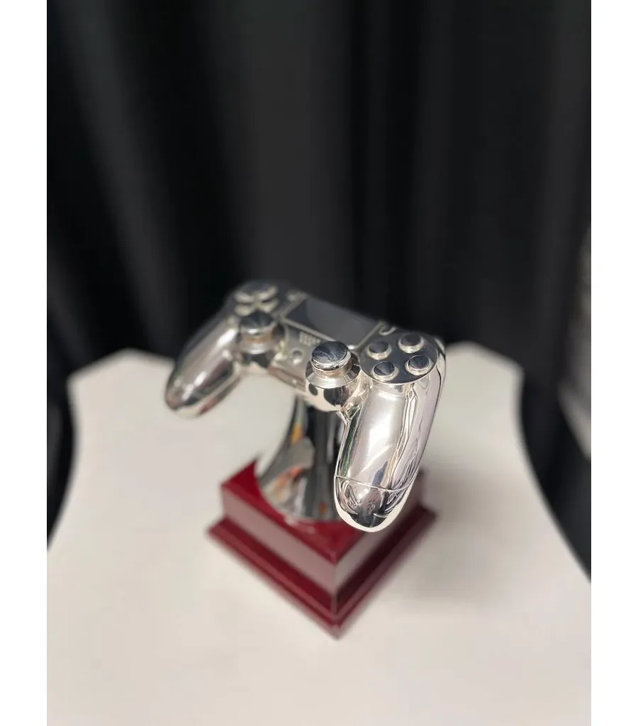 obrazek 3 Statuetka w kształcie pada do gry