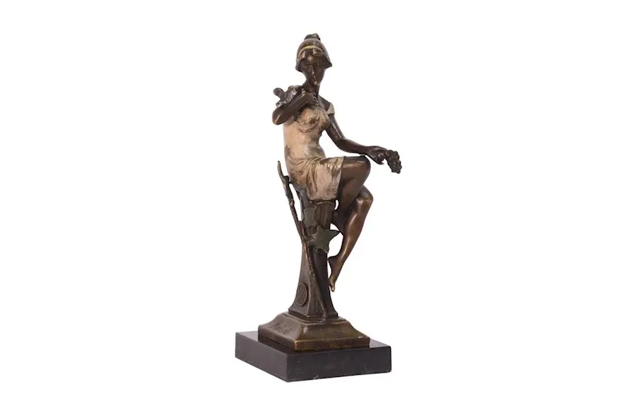 obrazek 1 Ekskluzywna rzeźba siedzącej kobiety w stylu Art nouveau wykonana z brązu