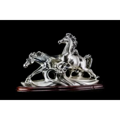 Zdjęcie Dekoracyjna figurka ozdobnych koni
