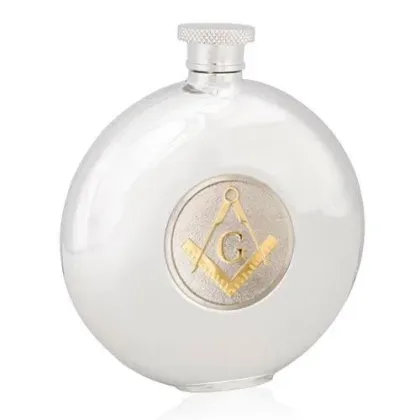 Zdjęcie Niepowtarzalny prezent – piersiówka z masońską literą „G” i symbolami masońskimi