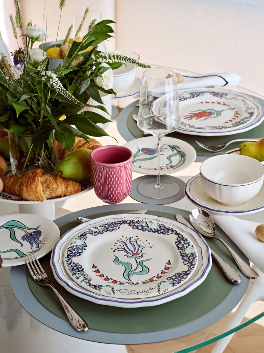 obrazek 6 Duża skórzana podkładka na stół w kolorze jasnego błękitu i liści eukaliptusa