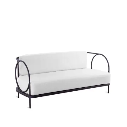 Zdjęcie Piękna stylowa sofa do ogrodu lub na taras