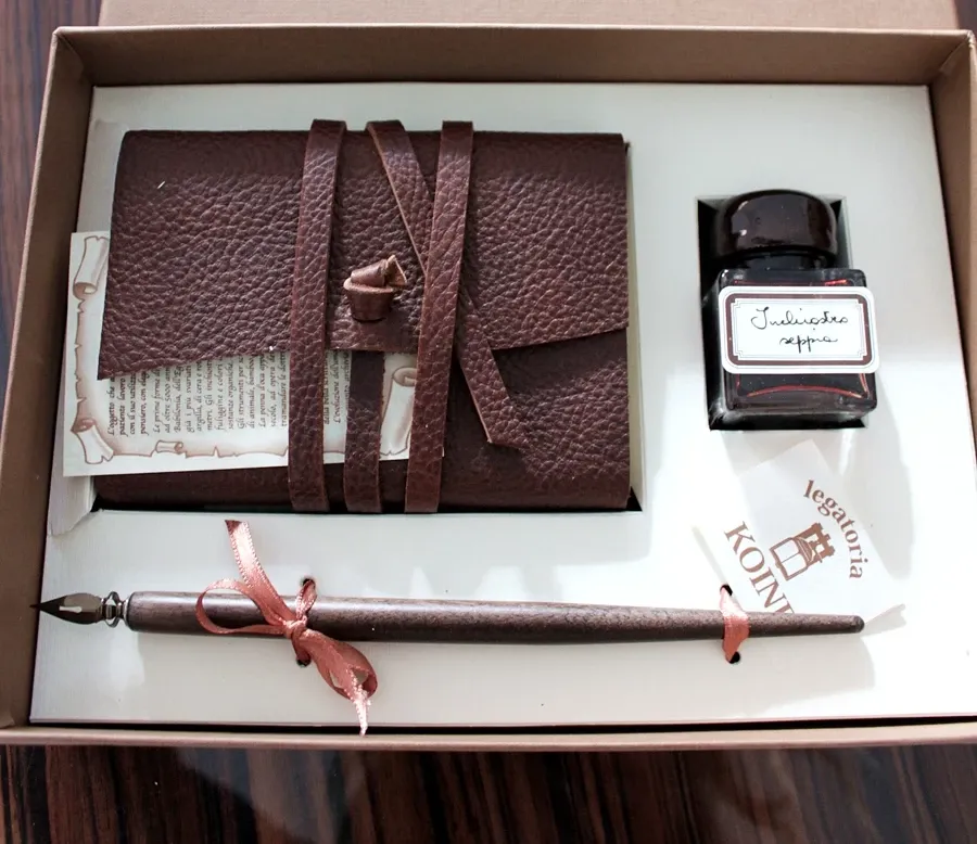 picture 5 Classic set - leather notebook, pen and ink