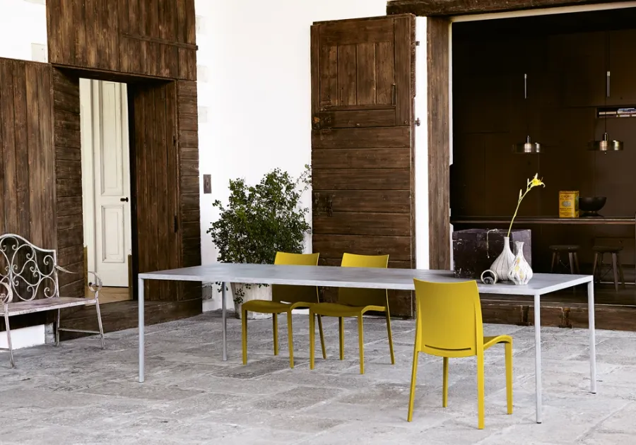 obrazek 7 Minimalistyczny stół Pure - stal z poliestrem - Colico
