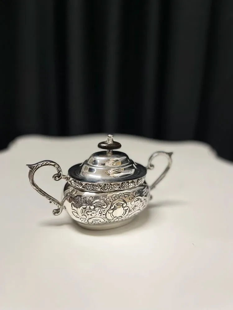 Picture Stylowa cukiernica zdobiona i platerowana srebrem