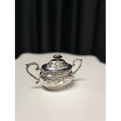 Zdjęcie Stylowa cukiernica zdobiona i platerowana srebrem