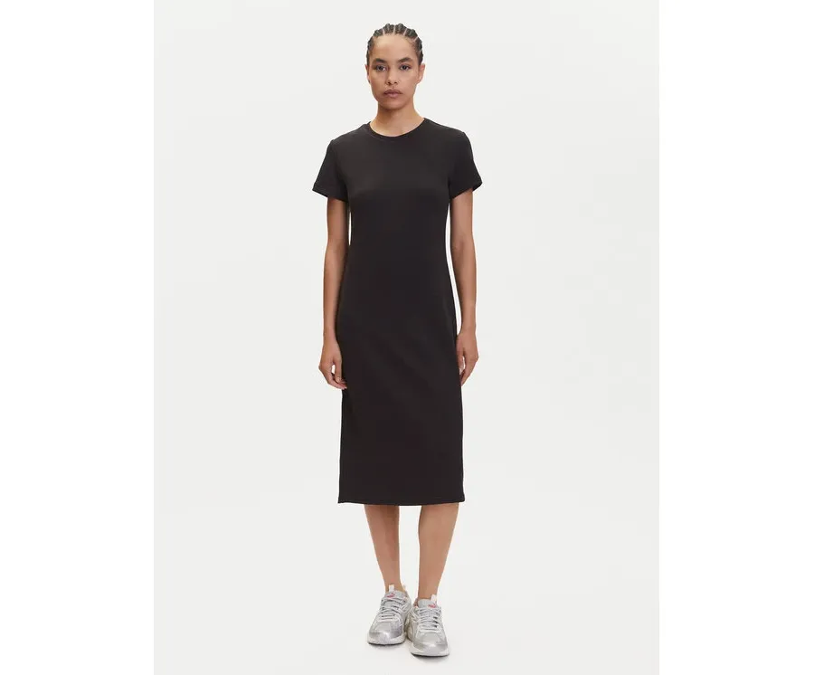 obrazek 1 Puma Sukienka codzienna Her 685063 Czarny Regular Fit