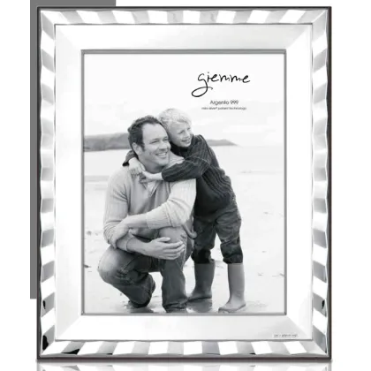 Picture Elegant silver photo frame 9x13 cm with radiant edge