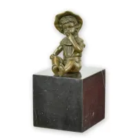 Picture Elite sculpture of a sitting little girl