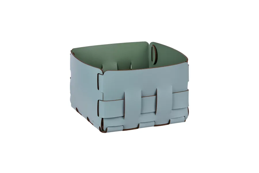 obrazek 5 Wyjątkowy skórzany kosz Bottega 19x19xH13 cm w kolorze pastelowego błękitu