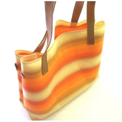 Zdjęcie Charakterystyczna torba ekologiczna z materiałów recyklingowych