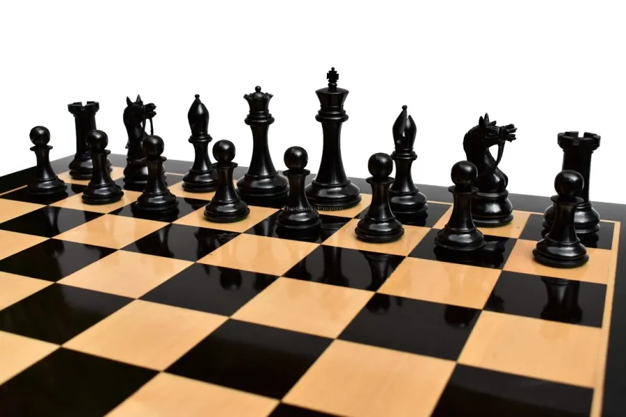 obrazek 8 Oszałamiająco rzeźbiony zestaw szachowy - The Chess Empire