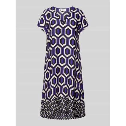 Zdjęcie Sukienka o długości do kolan z graficznym wzorem