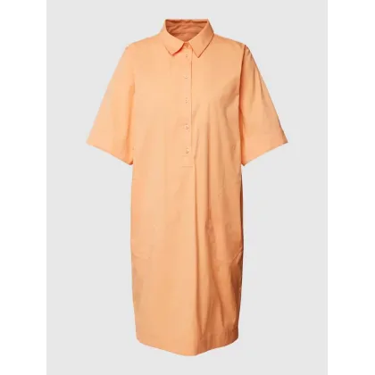 Zdjęcie Sukienka o długości do kolan z krótką listwą guzikową model ‘CARLEE’