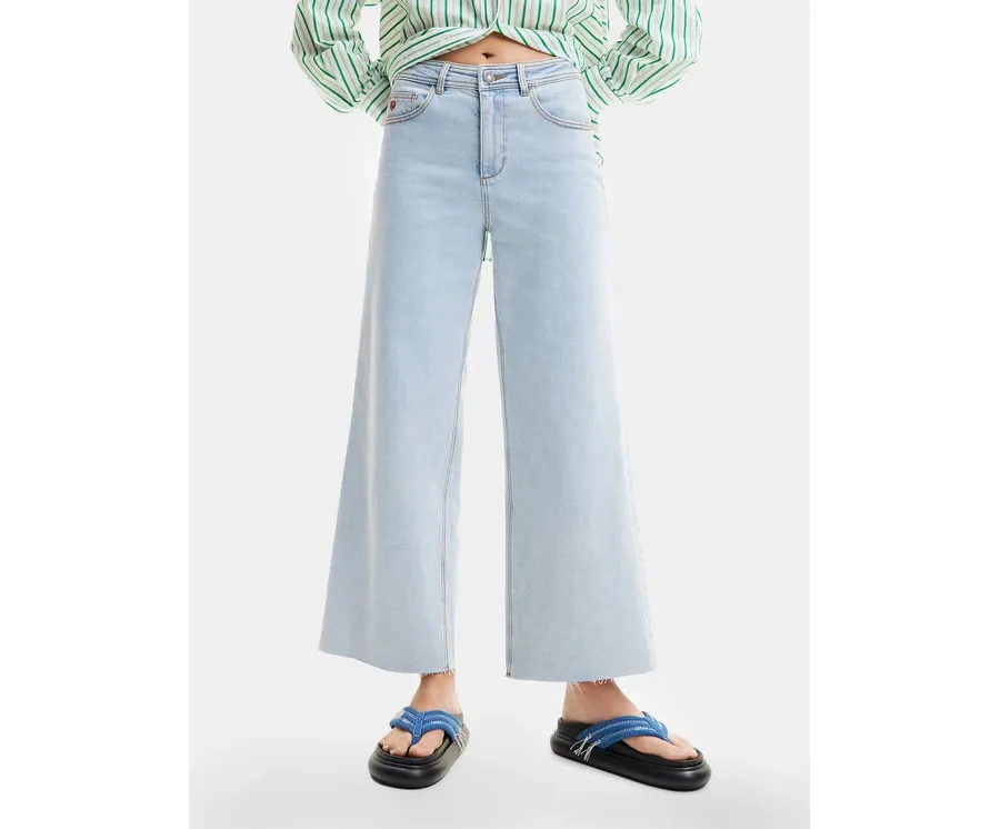obrazek 1 Desigual Jeansy Denver 24SWDD12 Błękitny Cropped Fit