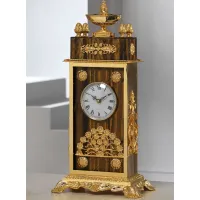 Zdjęcie Dekoracyjny pozłacany zegar z brązu na biurko