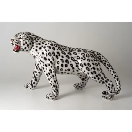 Picture Figure of a ceramic leopard