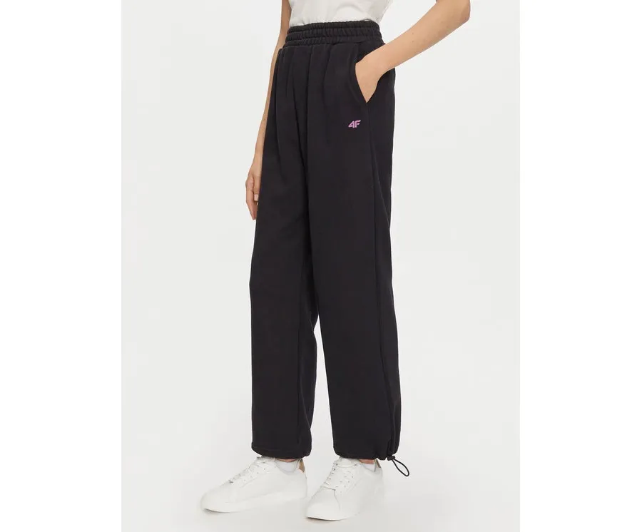 obrazek 1 4F Spodnie dresowe 4FWAW24TTROF0839 Czarny Loose Fit