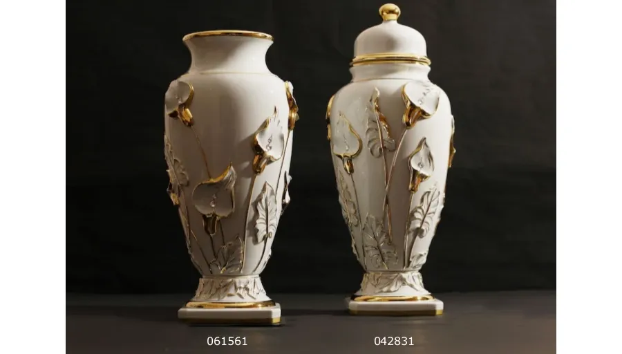 obrazek 2 Porcelanowy dzban z pokrywką z motywem liści i kryształami Swarovskiego