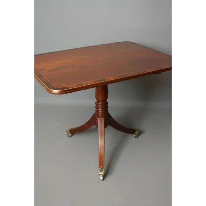 Zdjęcie Elegancki i niepowtarzalny regencyjny stół z mahoniu, z prostokątnym blatem -  antyk